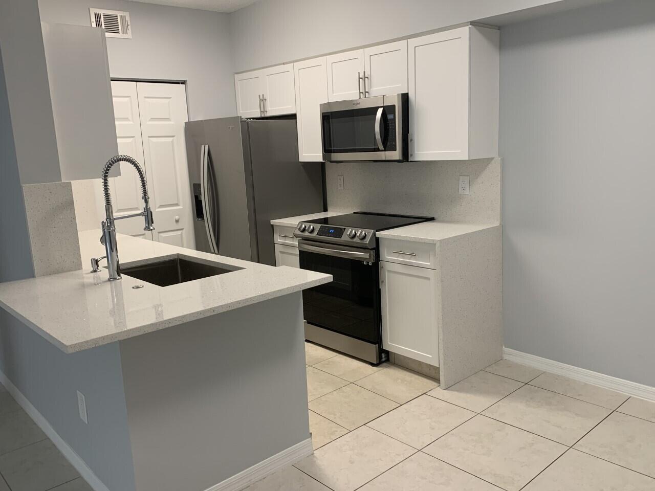 10300 FOX TRAIL Road S # 808, Royal Palm Beach FL 33411 photo 3