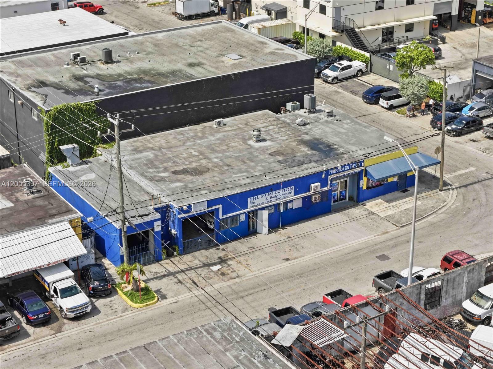1081 E 47th St, Hialeah FL 33013