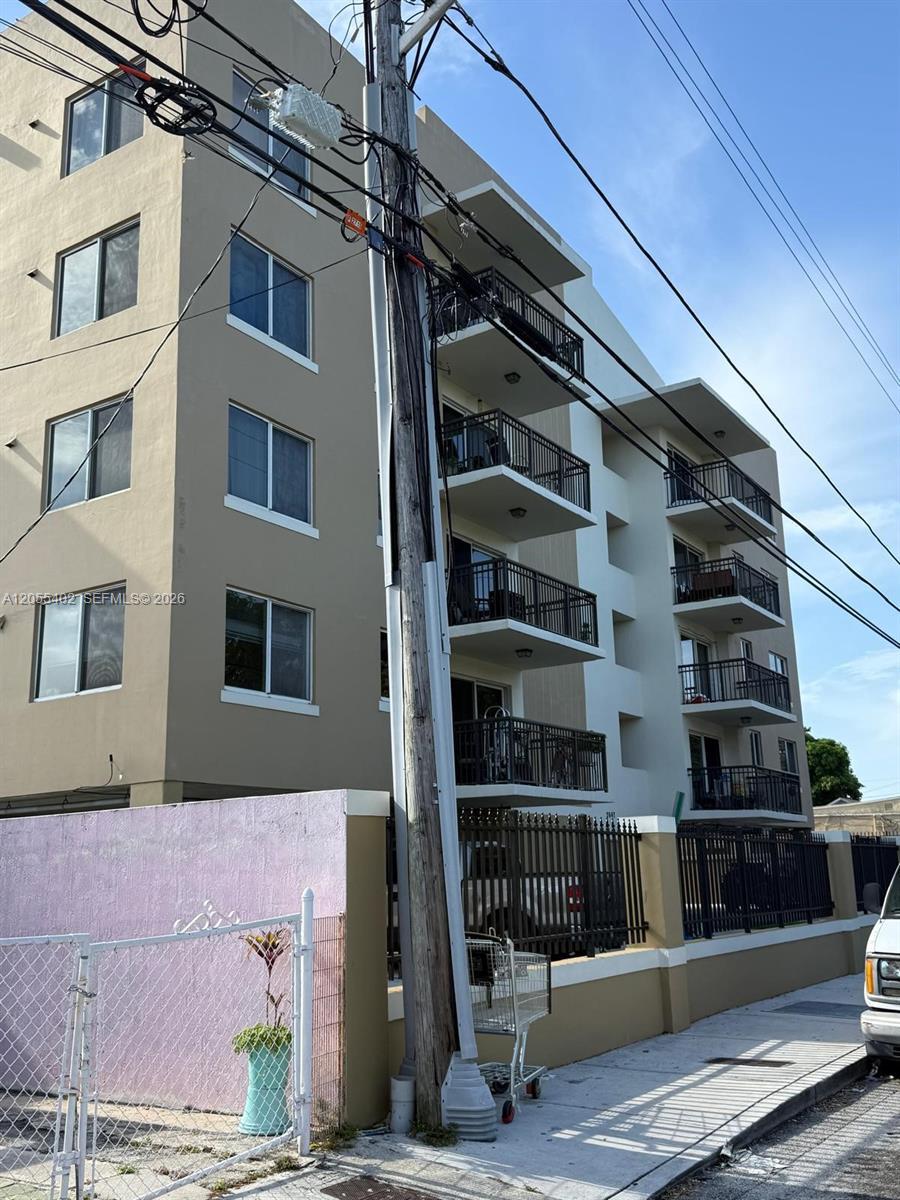 2647 NW 25th ave # 304, Miami FL 33142