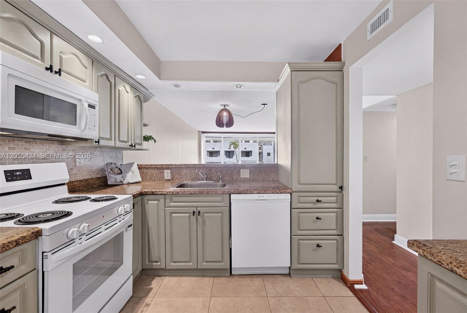 8233 Harding Ave # 208, Miami Beach FL 33141 photo 4