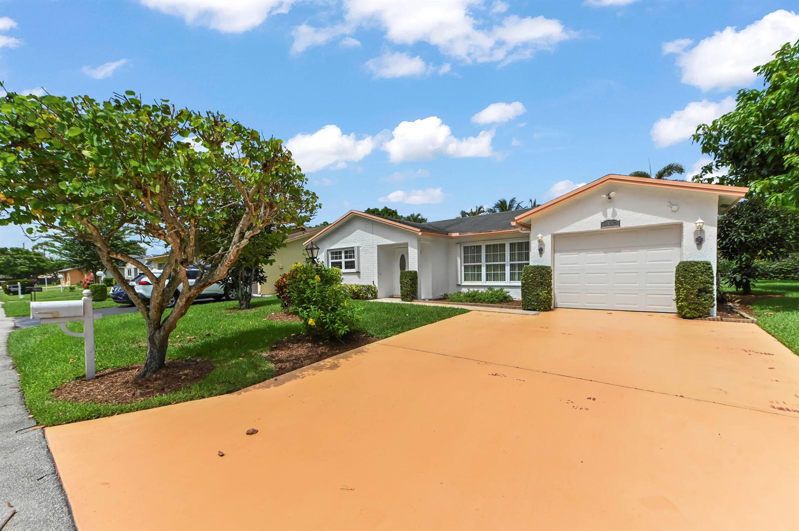 6387 Summer Sky Lane, FL 33463 photo 2