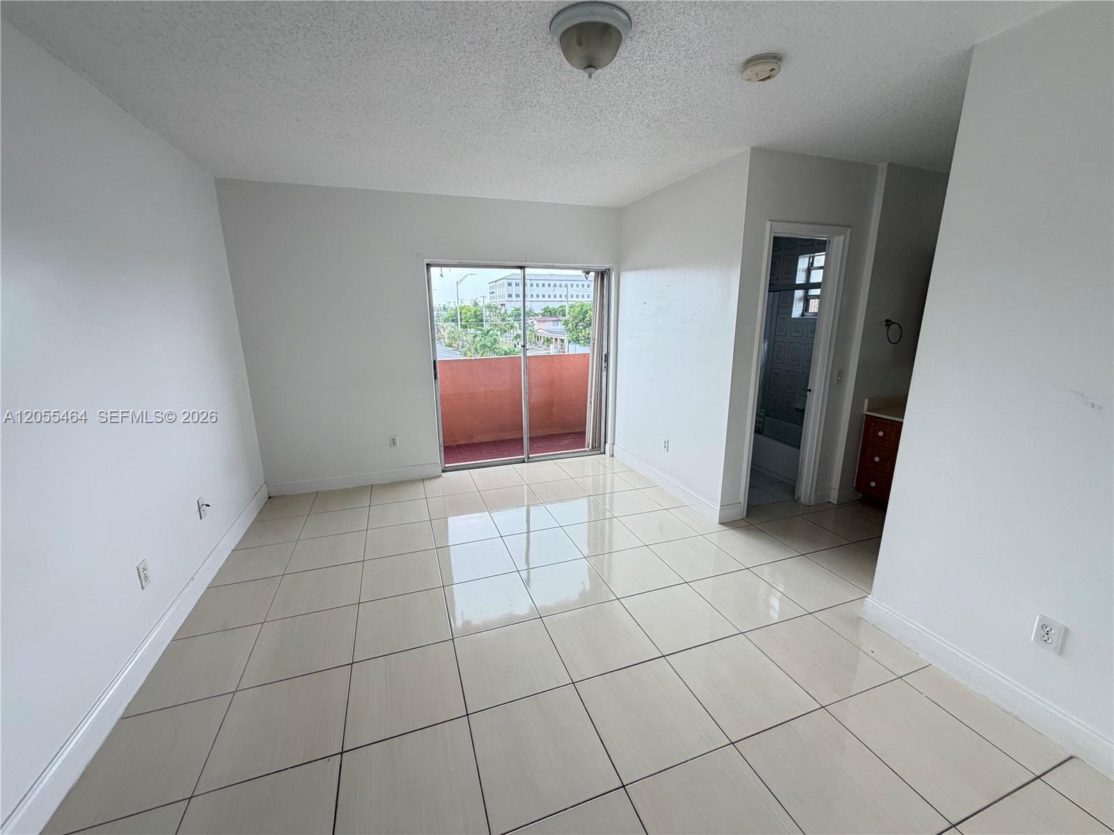 Hialeah, FL 33013 photo 3