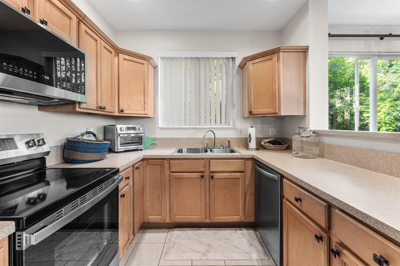1808 Sonrisa Street, Riviera Beach FL 33404 photo 4