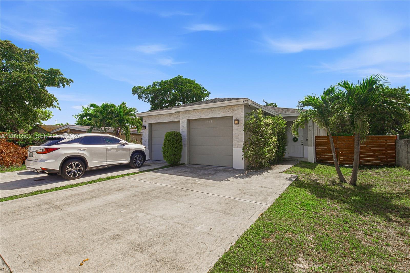 935 NW 2nd Ave, Fort Lauderdale FL 33311 photo 2