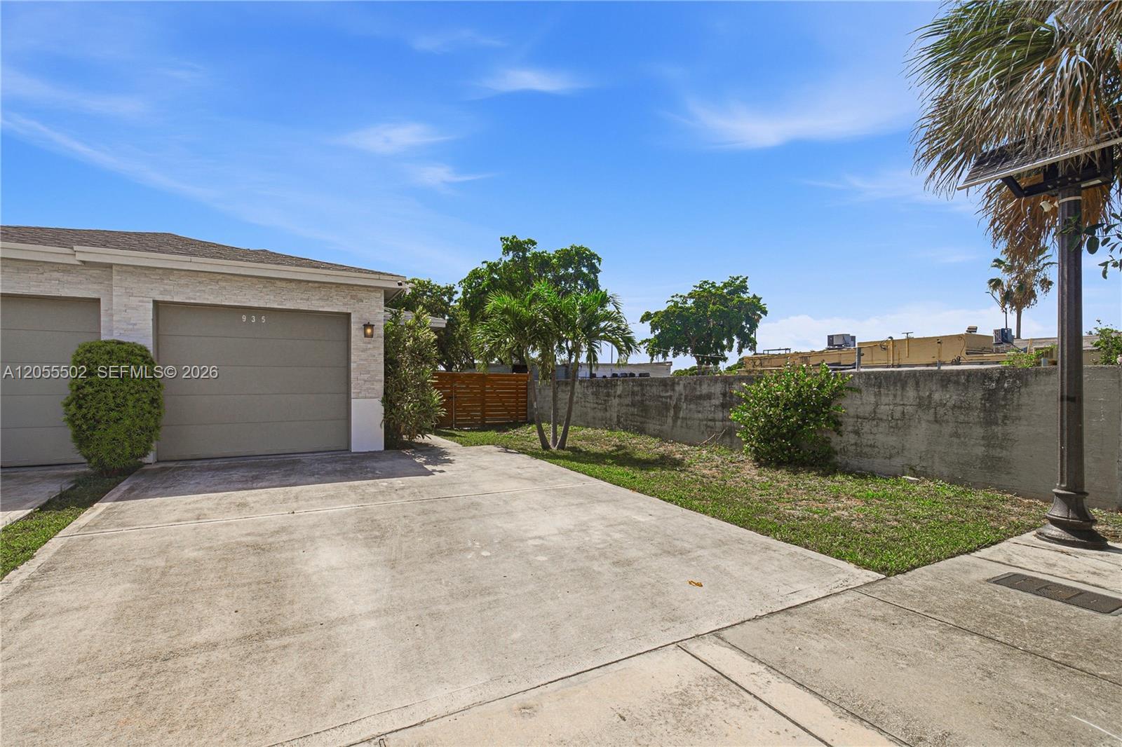 935 NW 2nd Ave, Fort Lauderdale FL 33311 photo 3