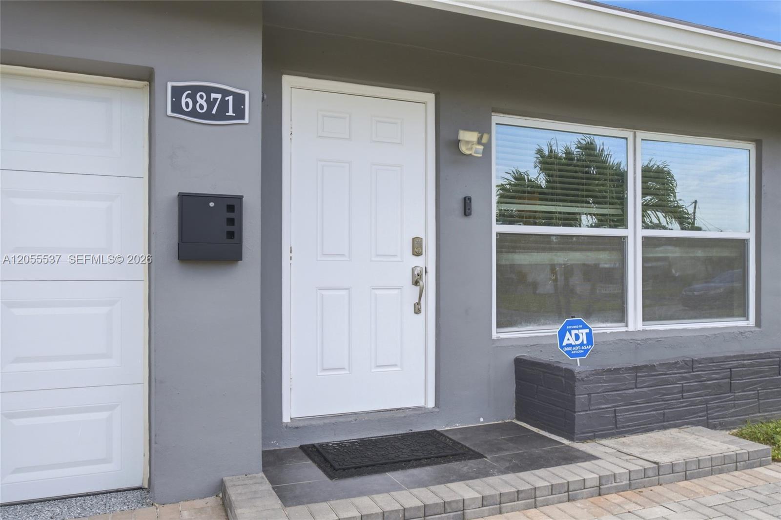 6871 NW 28th St, Sunrise FL 33313 photo 3