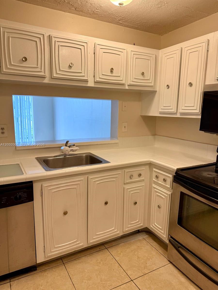 498 NW 165th St Rd # 405, Miami FL 33169 photo 3
