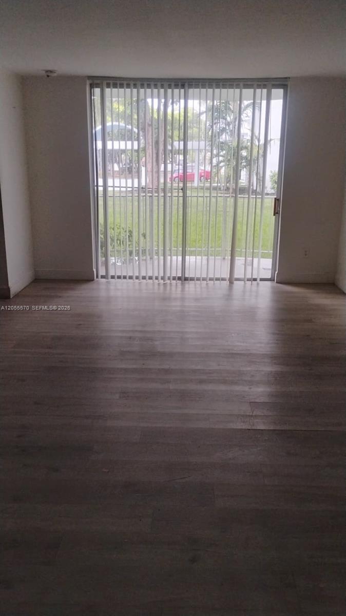 486 NW 165th St Rd # 101, Miami FL 33169 photo 2