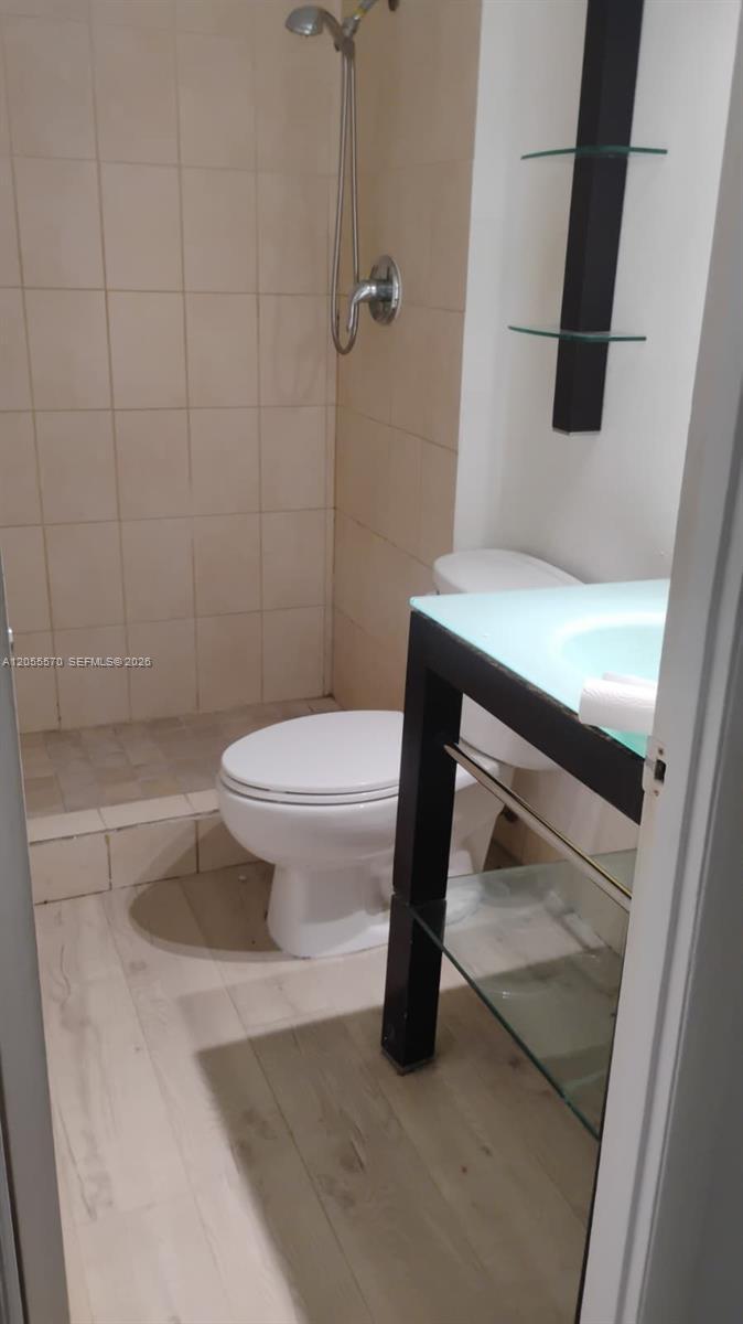 486 NW 165th St Rd # 101, Miami FL 33169 photo 5
