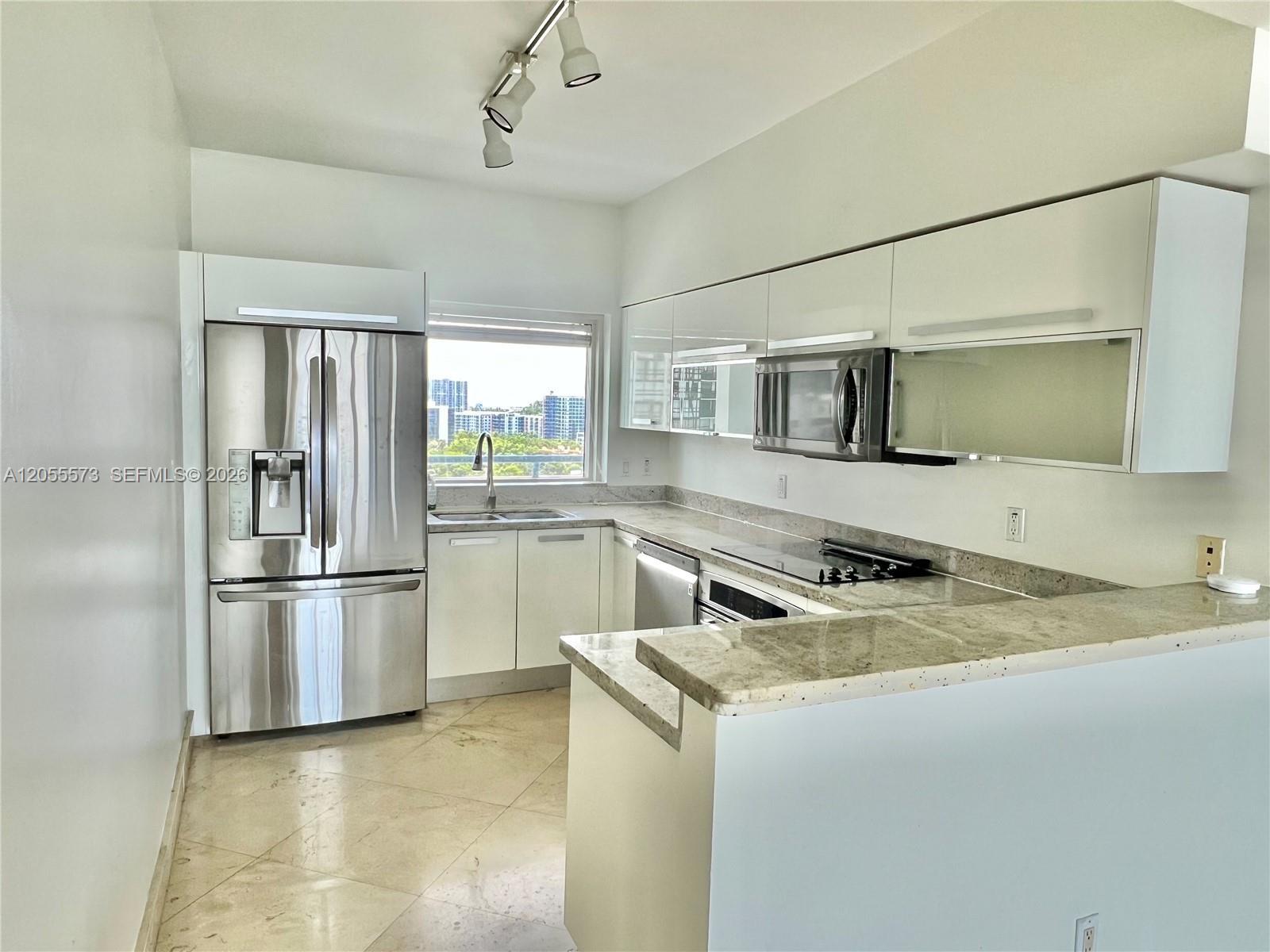 601 NE 36th St # 1307, Miami FL 33137 photo 2