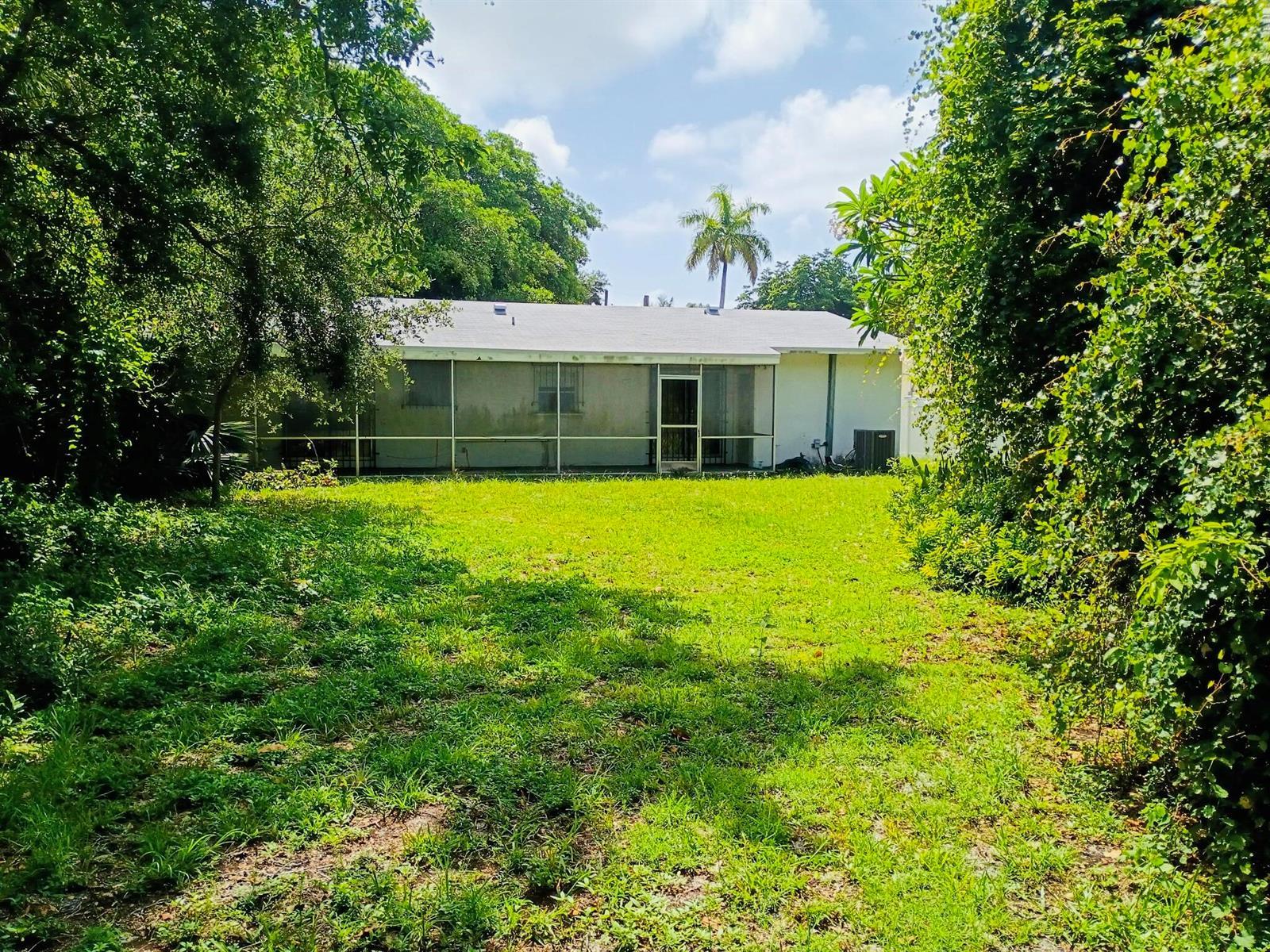 15250 NE 2ND Avenue, Miami FL 33162 photo 2