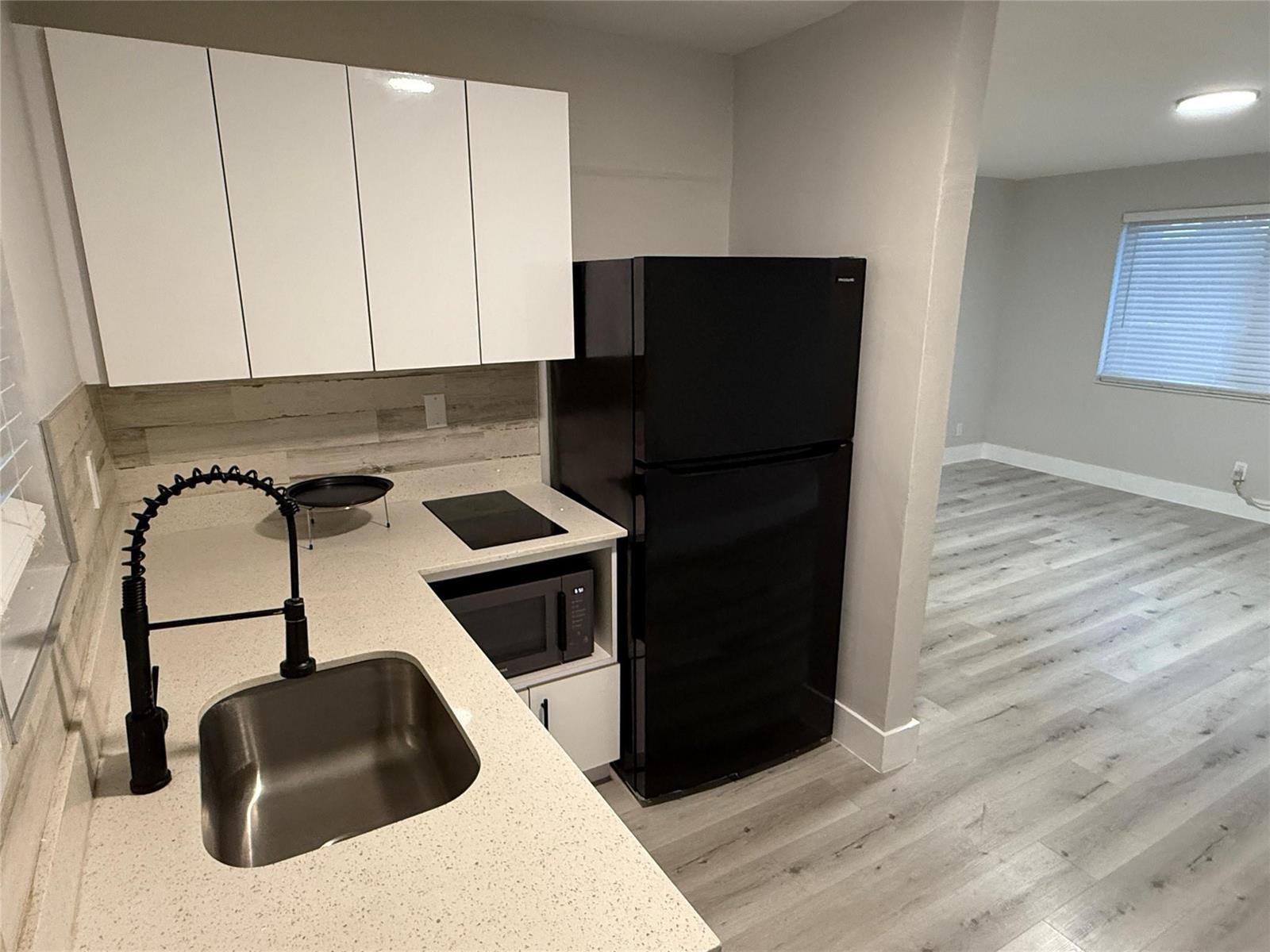 720 NE 7TH Street # 5, Hallandale Beach FL 33009 photo 2