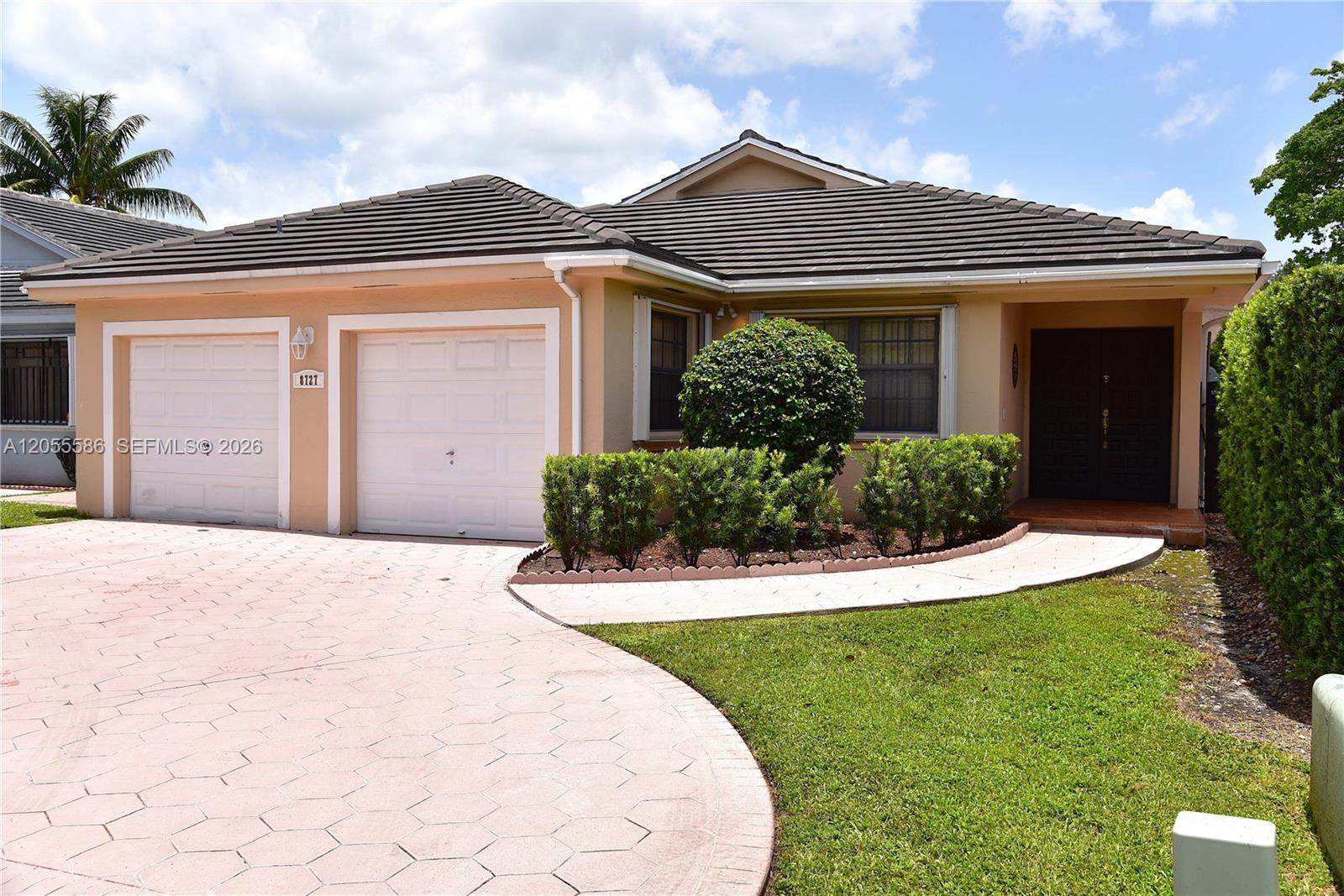 8727 NW 150th Ter, Miami Lakes FL 33018 photo 2