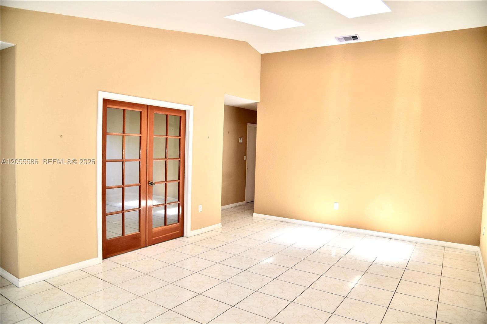8727 NW 150th Ter, Miami Lakes FL 33018 photo 4