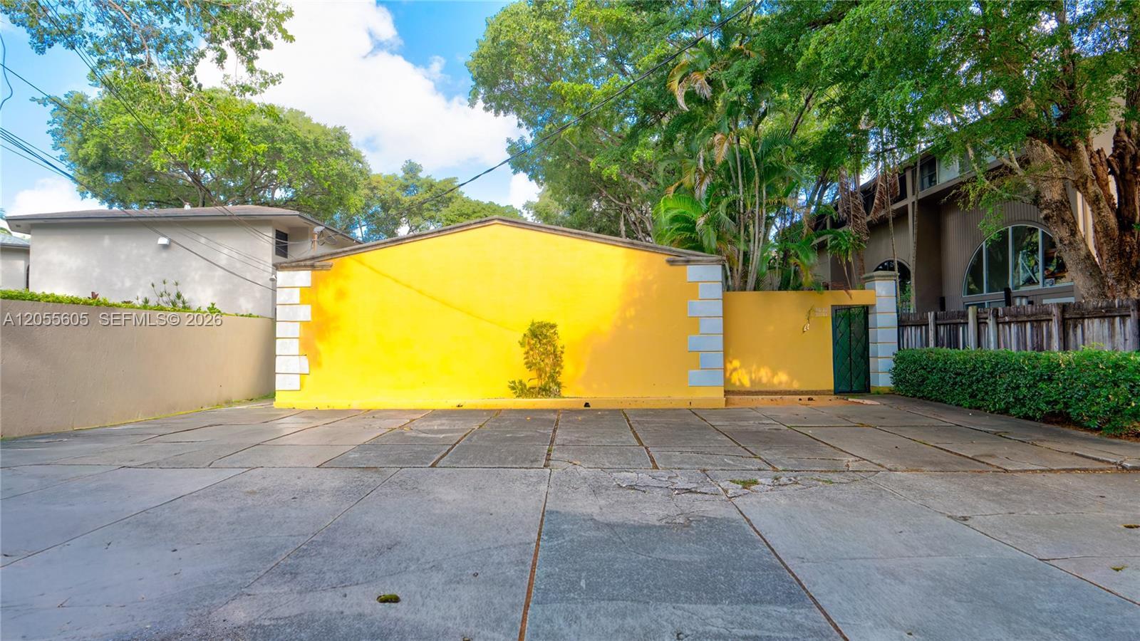 3036 Center St, Miami FL 33133 photo 2
