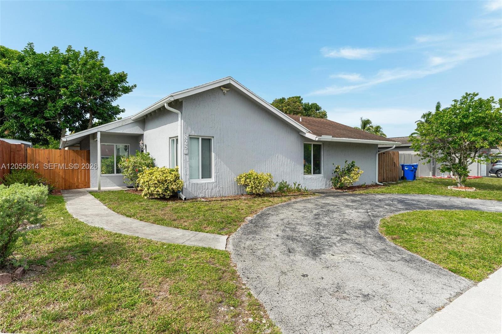 8250 SW 3rd Pl, North Lauderdale FL 33068 photo 3