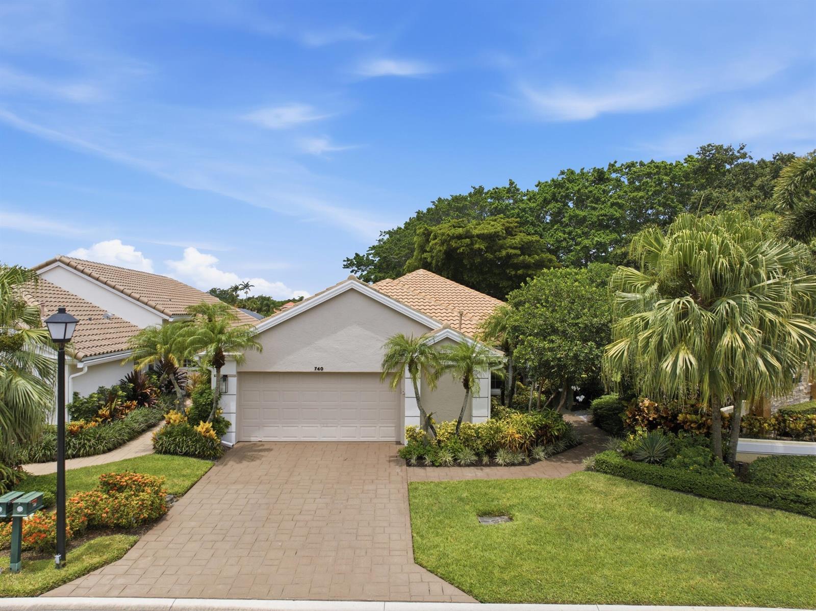 740 Pinehurst Way, Palm Beach Gardens FL 33418 photo 2