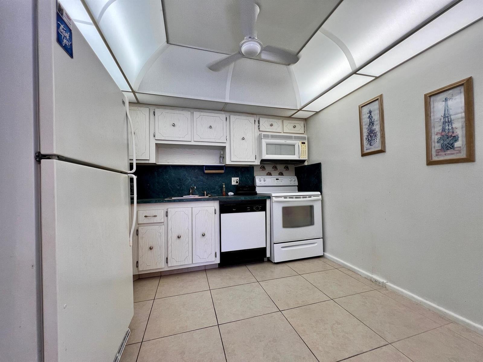 213 WELLINGTON L, West Palm Beach FL 33417 photo 2