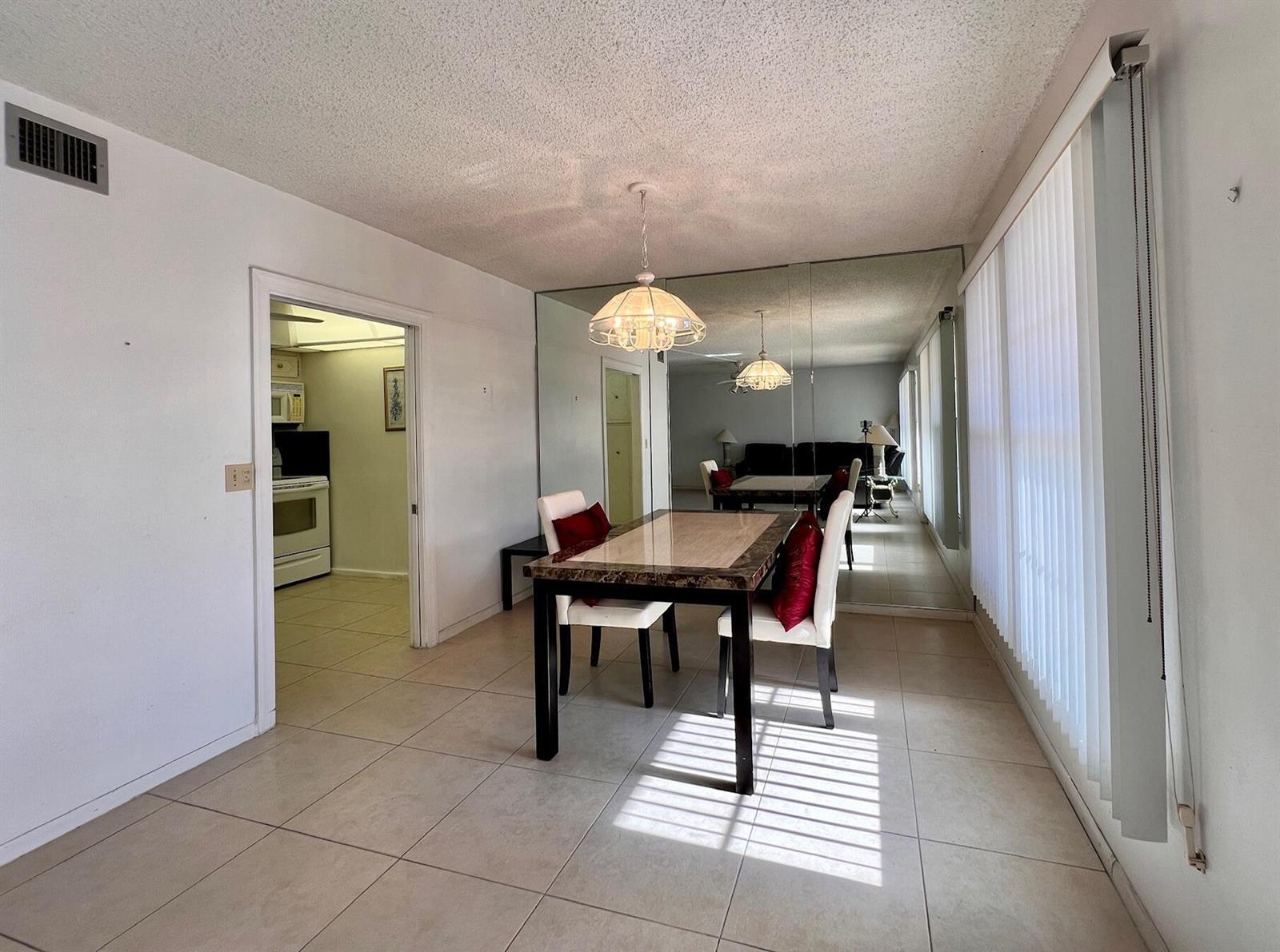 213 WELLINGTON L, West Palm Beach FL 33417 photo 3
