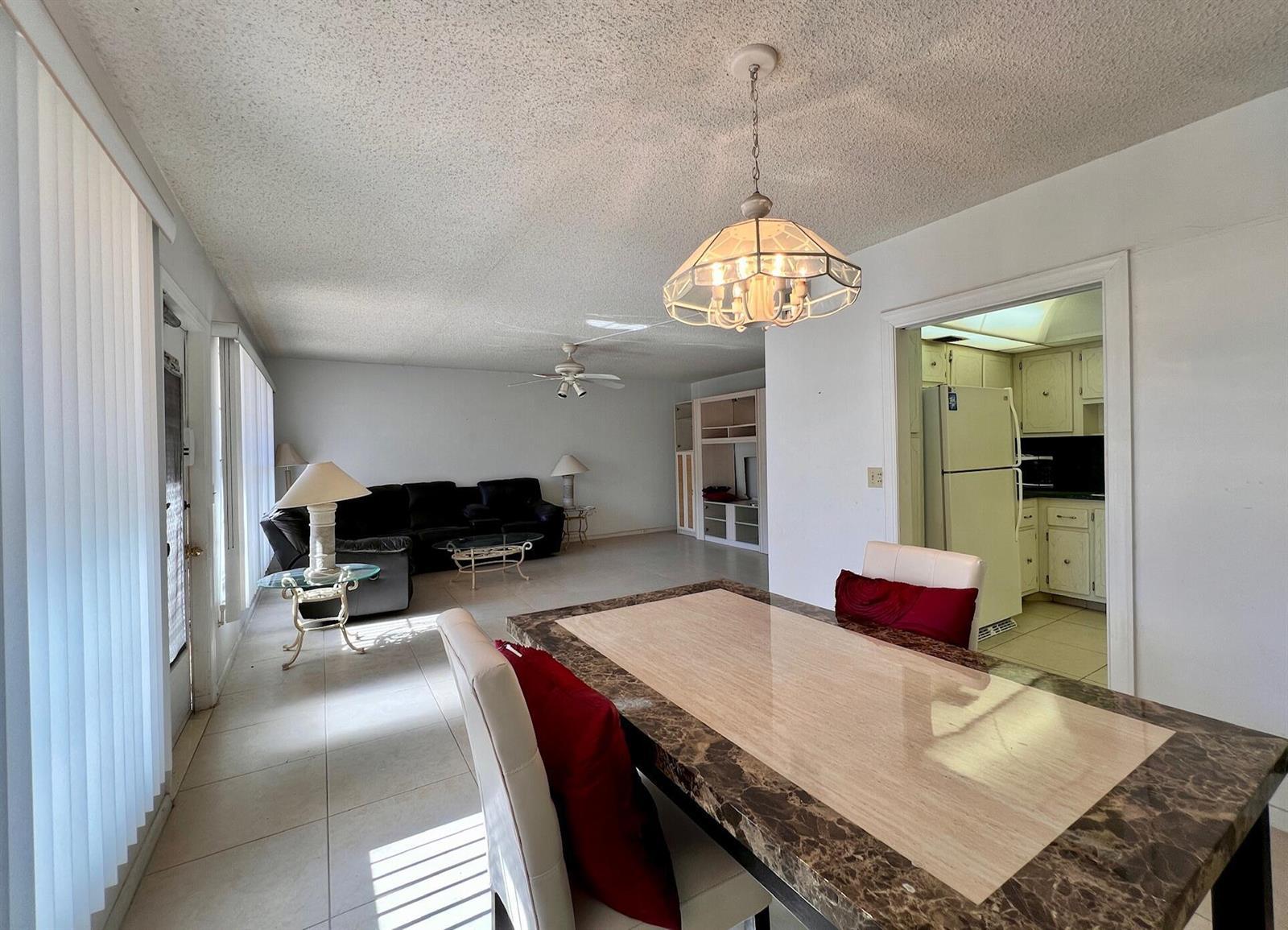 213 WELLINGTON L, West Palm Beach FL 33417