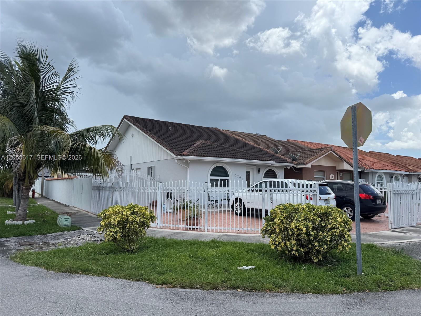 5791 W 21st Ave, Hialeah FL 33016 photo 2