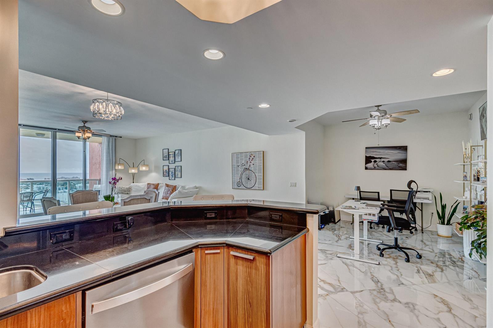 2640 LAKE SHORE Drive # 2014, Riviera Beach FL 33404 photo 3