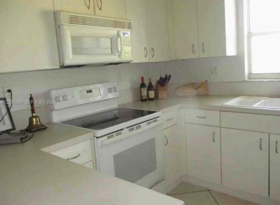 10929 NW 70th St, Doral FL 33178 photo 3