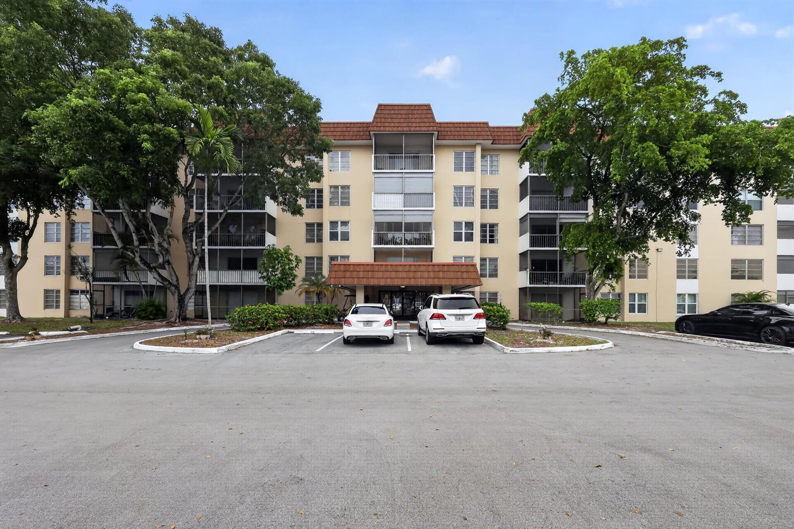 4172 INVERRARY Drive # 309, Lauderhill FL 33319