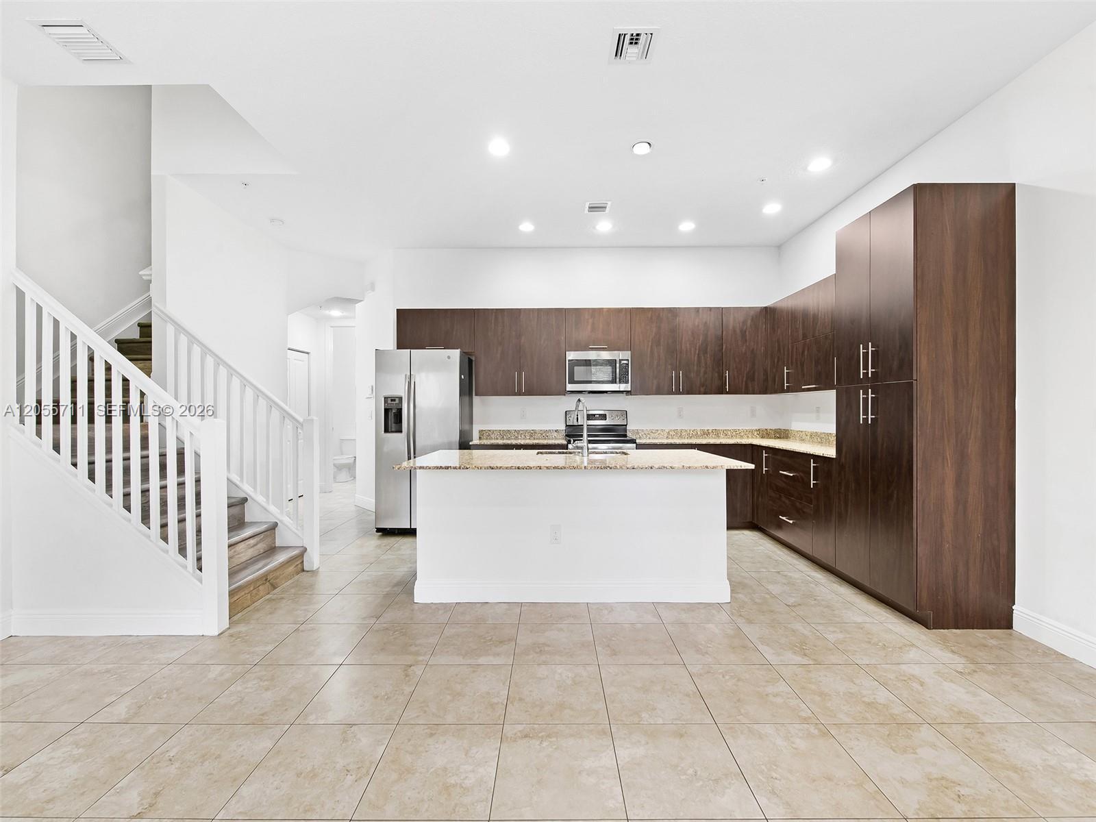 1732 NW 124th Pl, Pembroke Pines FL 33028 photo 3