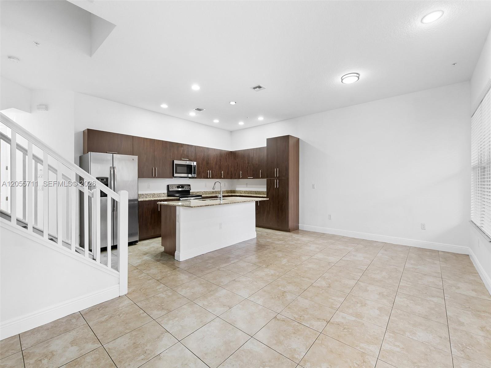 1732 NW 124th Pl, Pembroke Pines FL 33028 photo 4