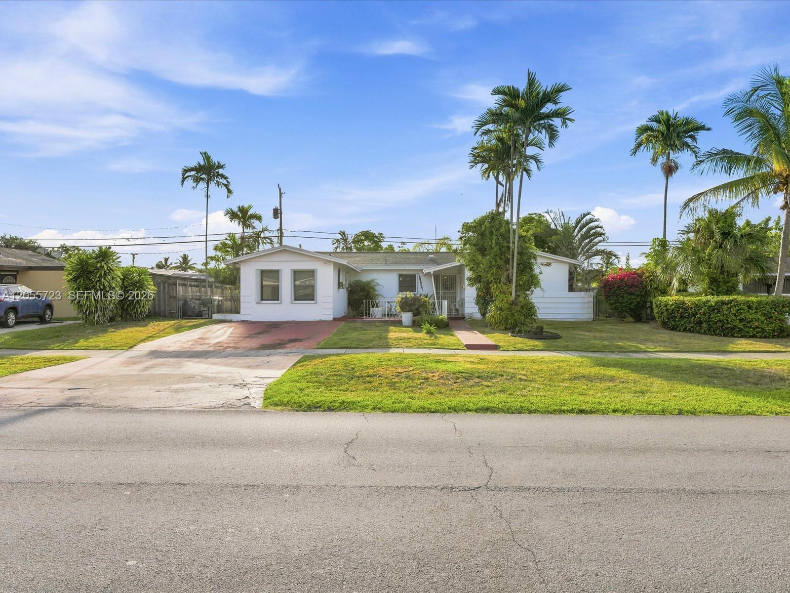 16621 SW 102nd Ave, Miami FL 33157 photo 2