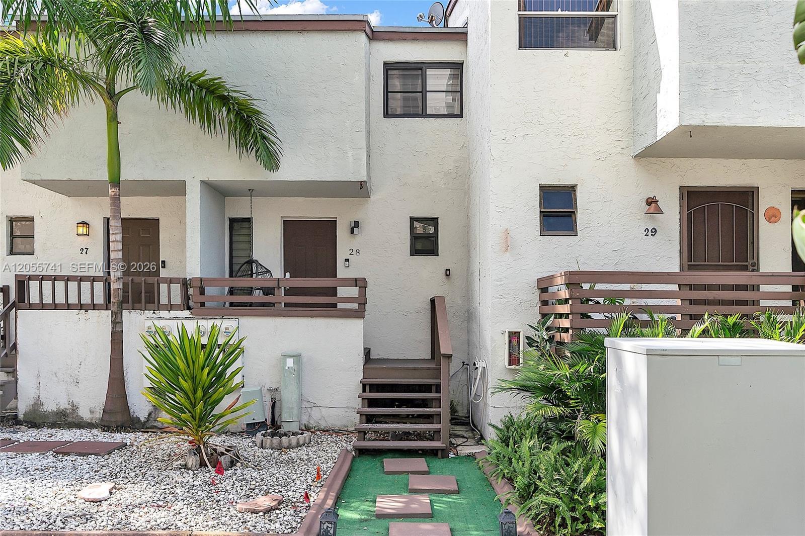 1901 NW S River Dr # 28C, Miami FL 33125