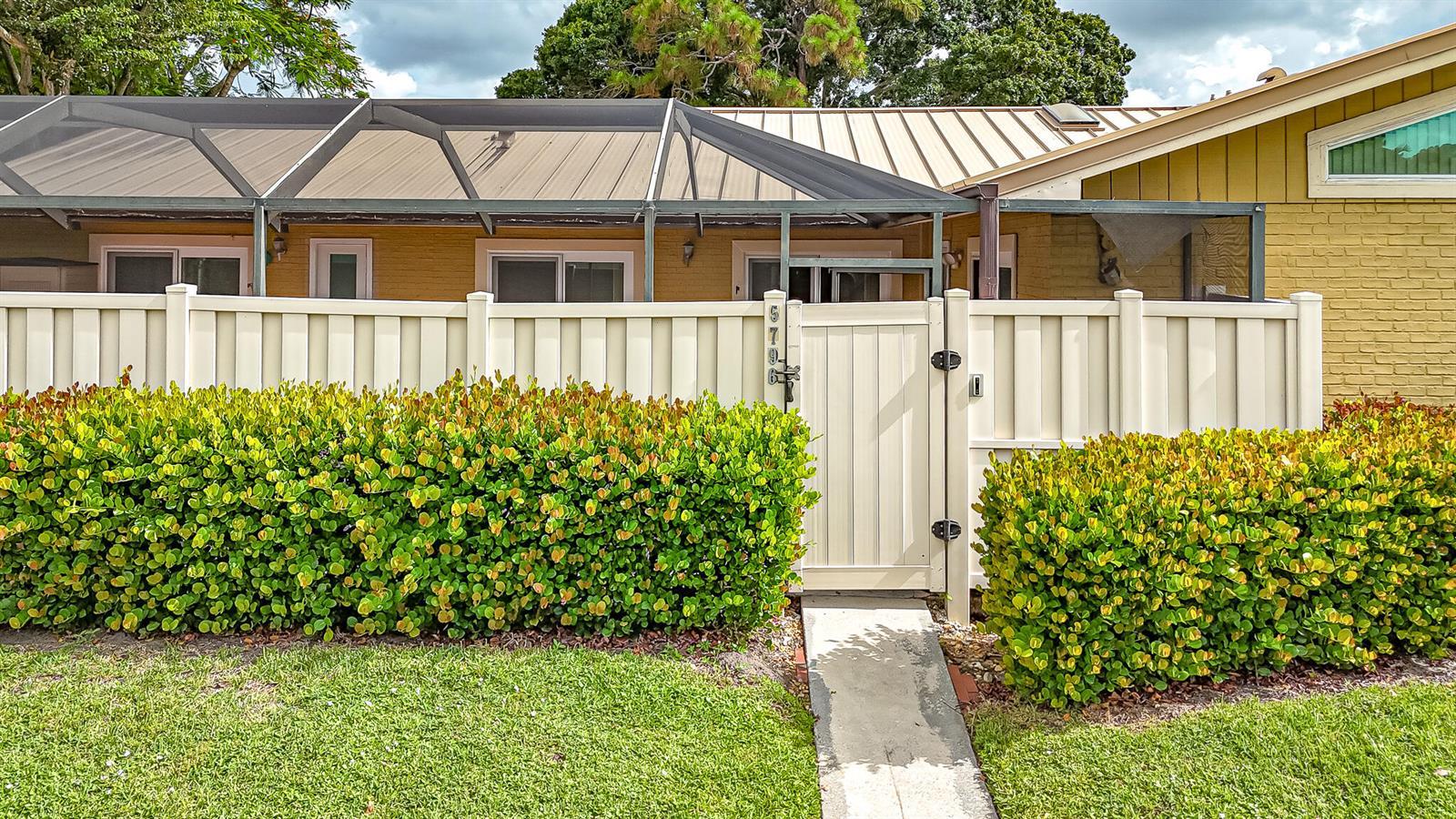 5796 Golden Eagle Circle, Palm Beach Gardens FL 33418