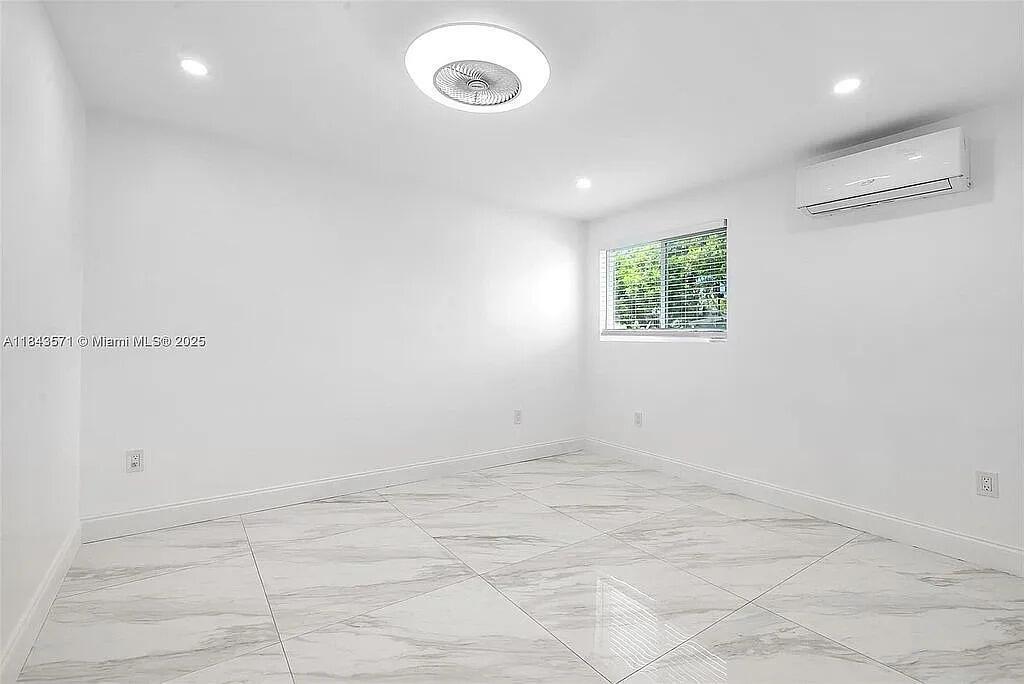 2001 N 22ND Avenue, Hollywood FL 33020 photo 4