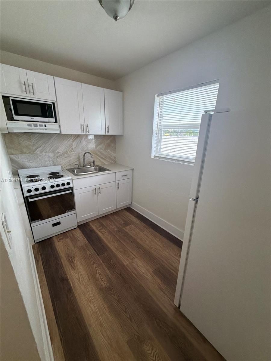 3669 Thomas Ave # 16, Miami FL 33133 photo 2
