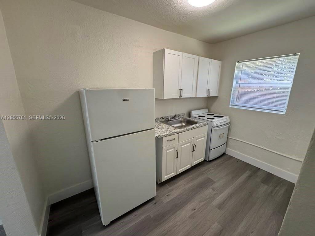 3669 Thomas Ave # 6, Miami FL 33133 photo 2