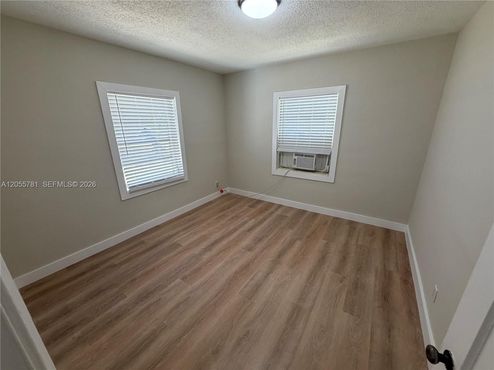 North Miami, FL 33168 photo 4