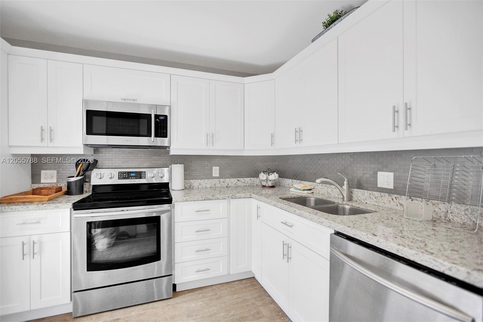 12471 NW 3 St # D2, Plantation FL 33325 photo 5