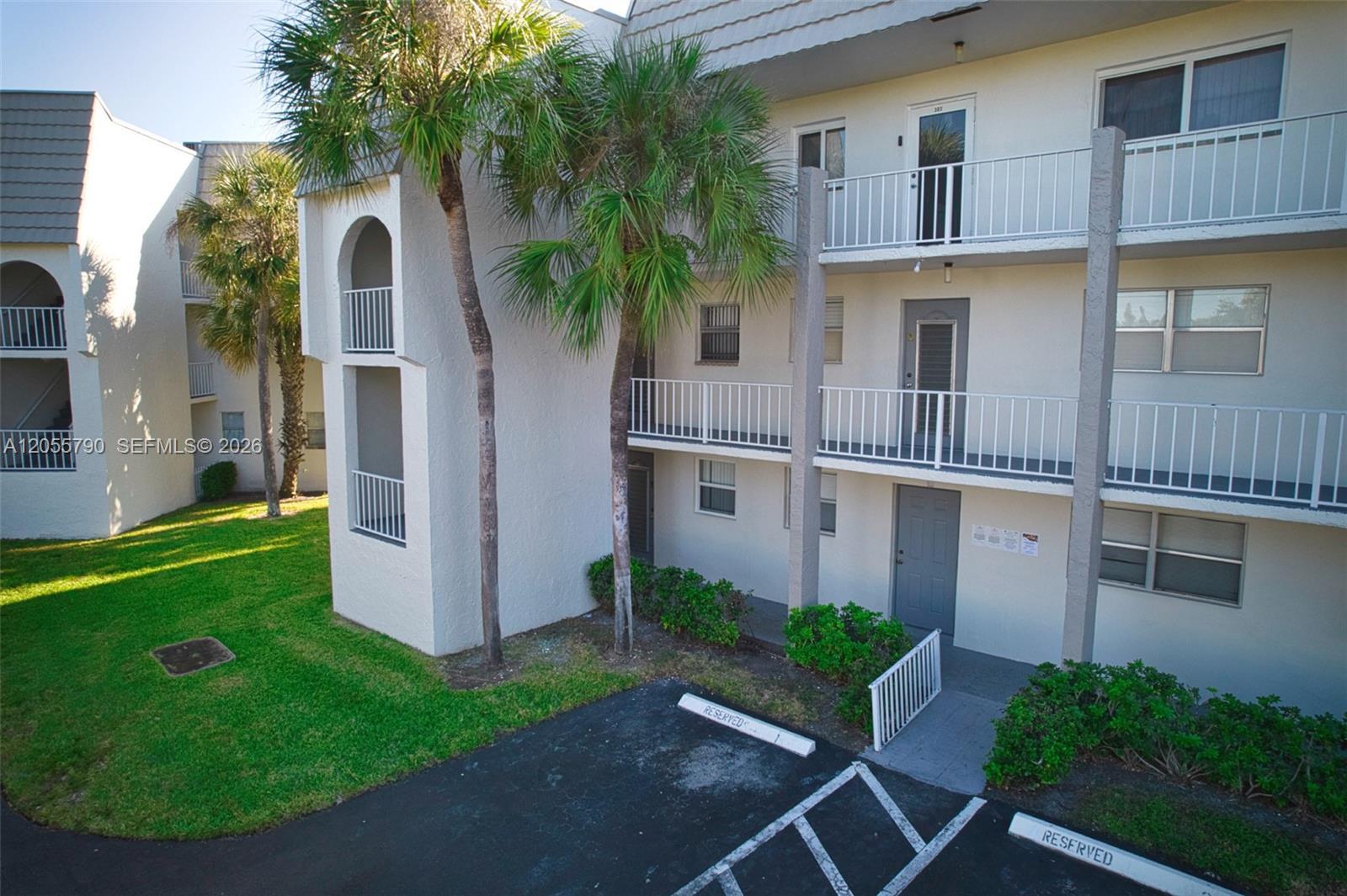 8600 Sunrise Lakes Blvd # 201, Sunrise FL 33322 photo 3