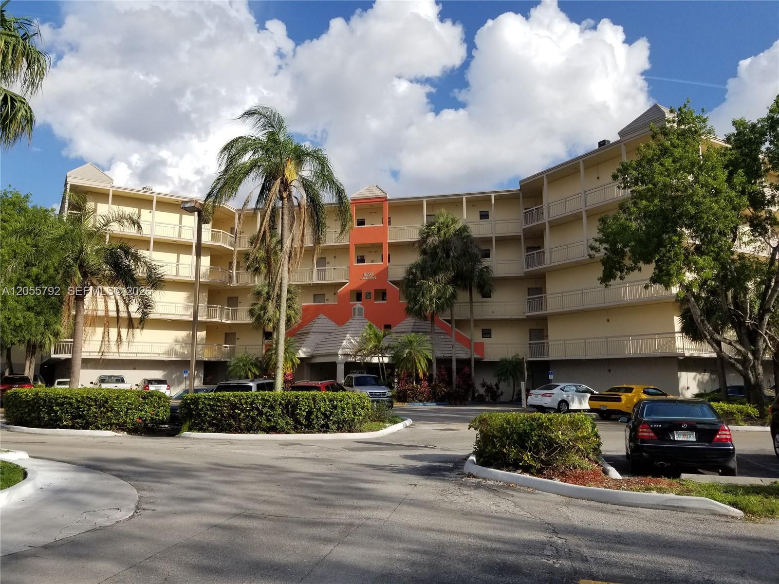 8290 Lake Dr # 440, Doral FL 33166 photo 2