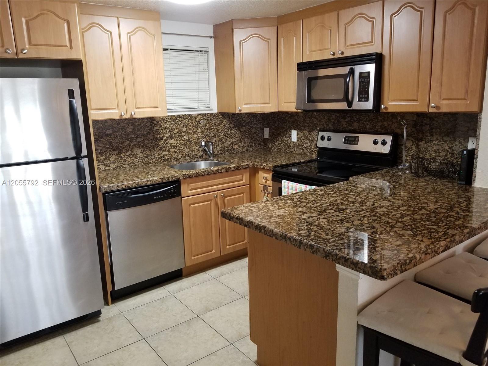 8290 Lake Dr # 440, Doral FL 33166 photo 3