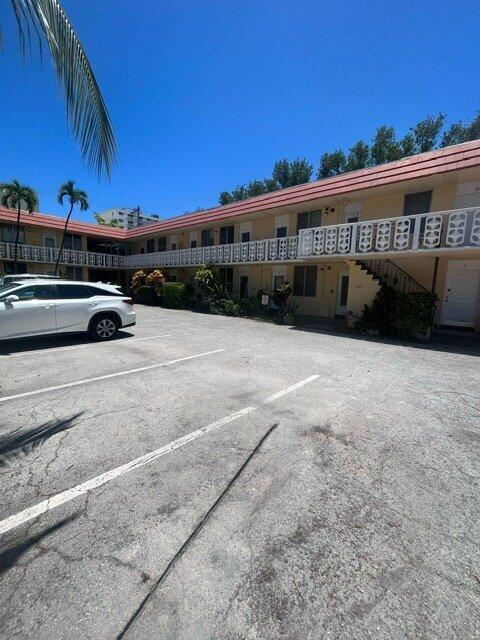 441 COLLINS Avenue # 6, Miami Beach FL 33139 photo 2