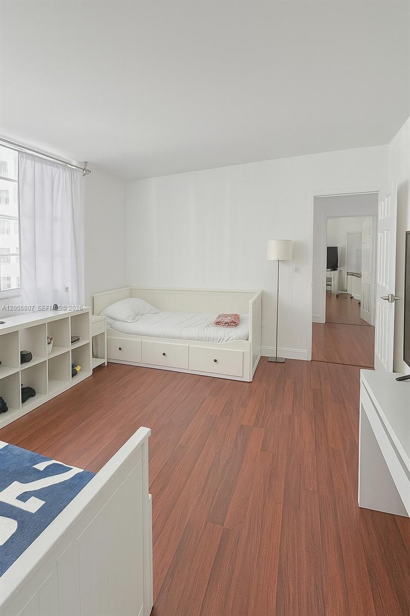 905 Brickell Bay Dr # 1022, Miami FL 33131 photo 2