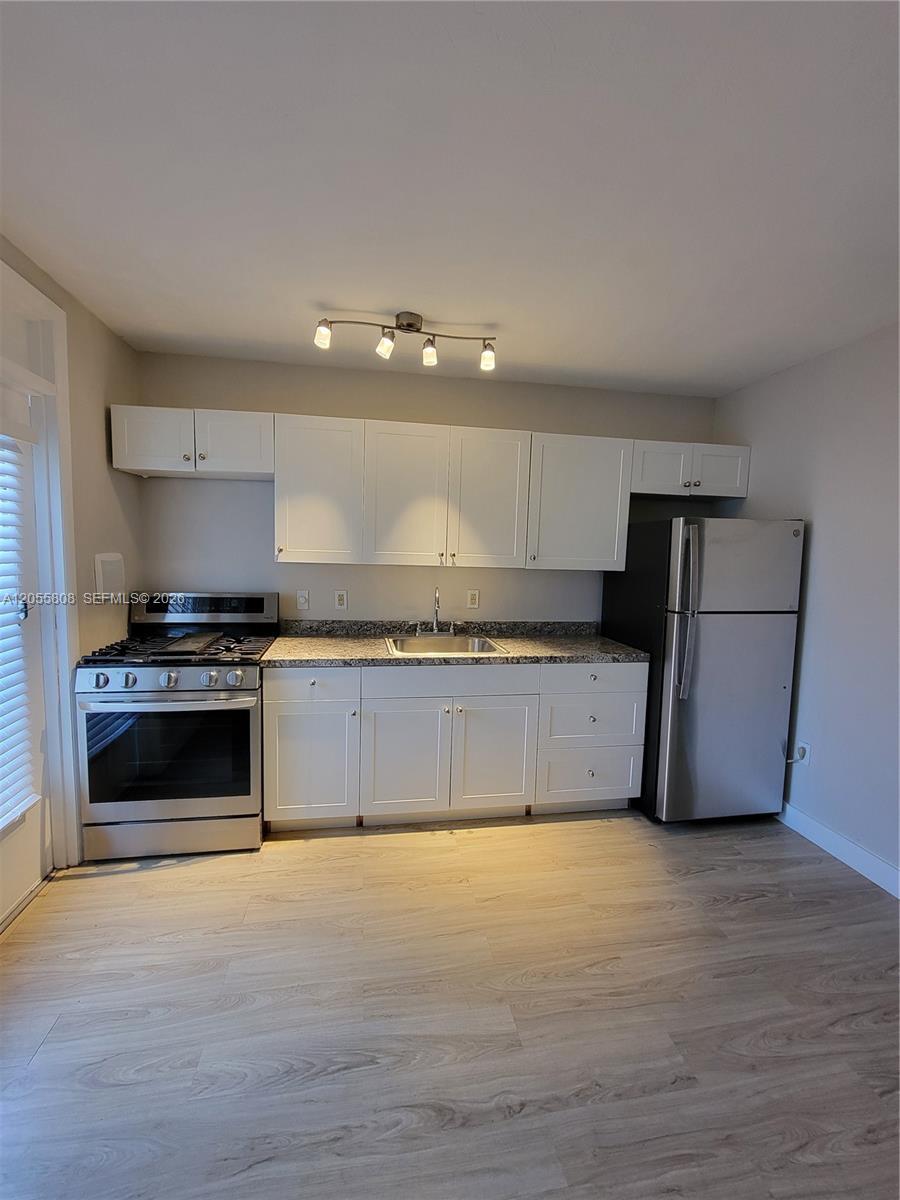 441 Collins Ave # 10, Miami Beach FL 33139 photo 2