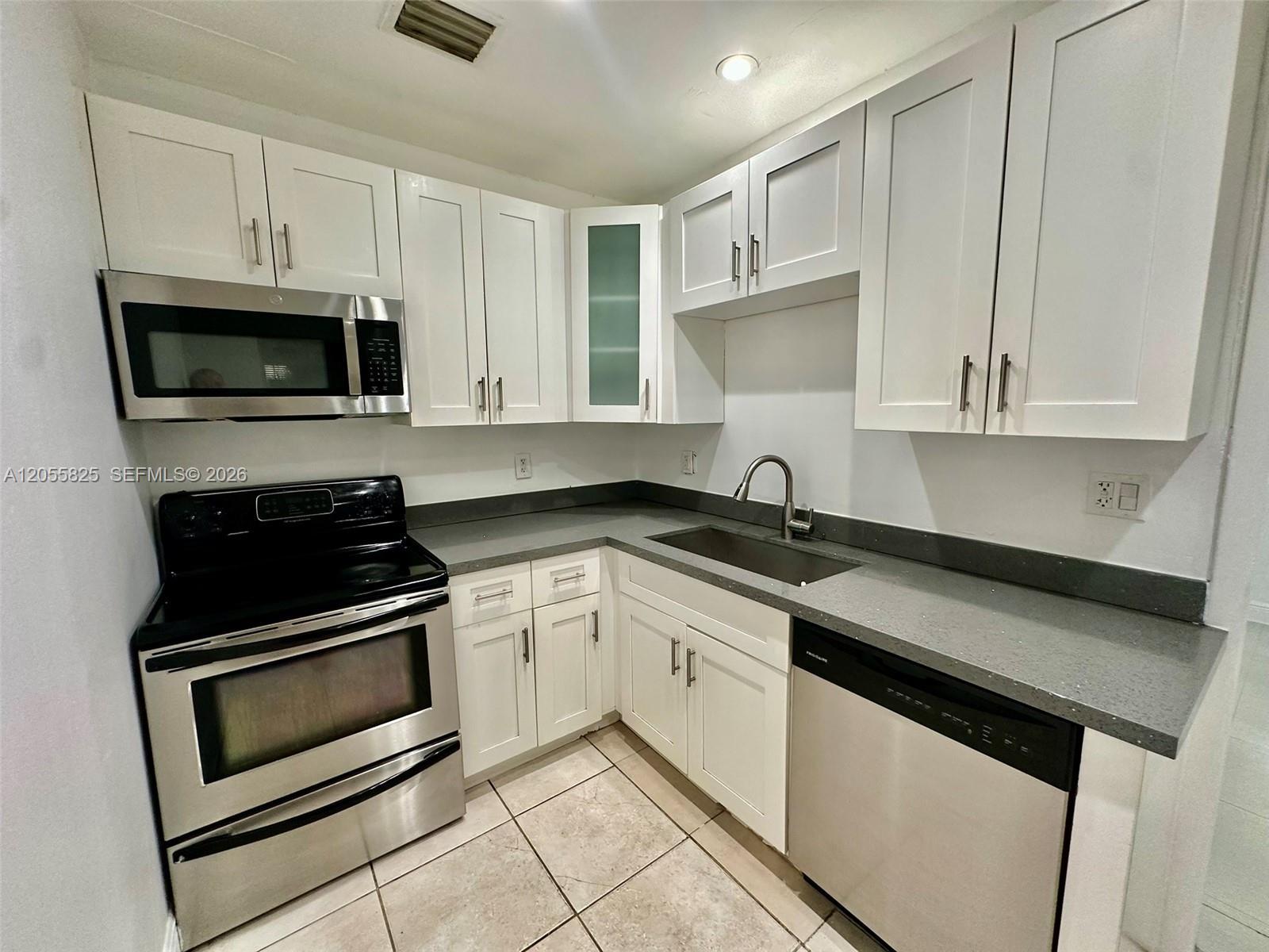 1050 NW 127th St, North Miami FL 33168 photo 2