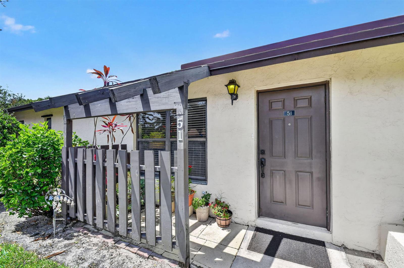 51 Via De Casas Norte, Boynton Beach FL 33426 photo 4