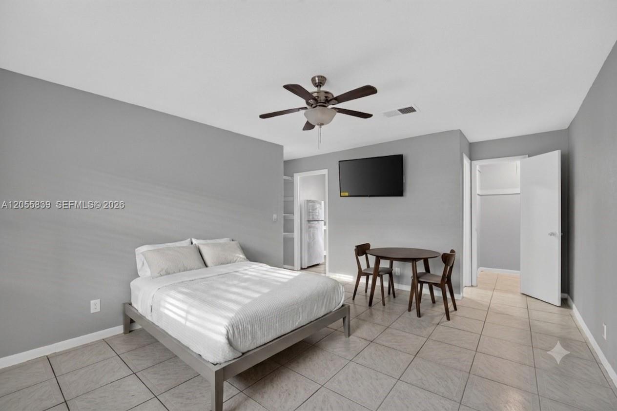 129 SE 4th Ave # 4, Hallandale Beach FL 33009 photo 4