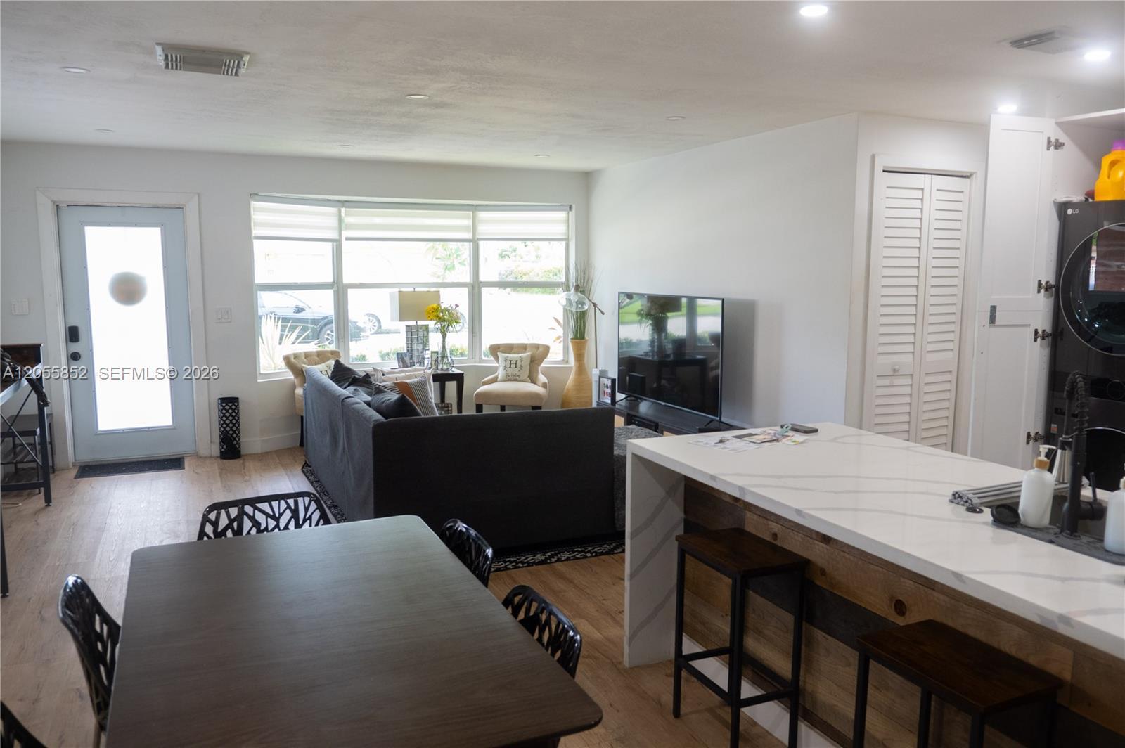 7330 NW 1st Ct, Pembroke Pines FL 33024 photo 5