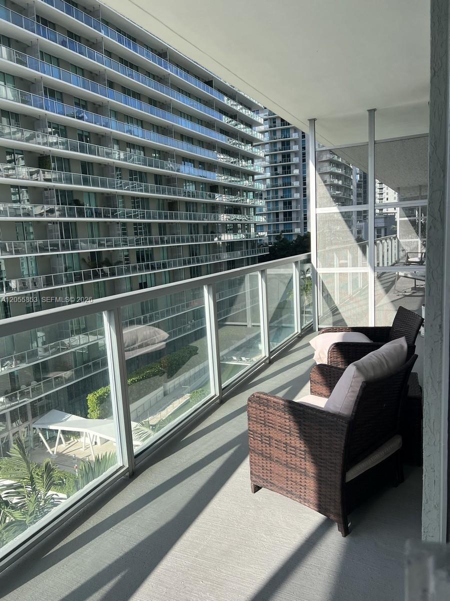 79 SW 12th St, Miami FL 33130 photo 2