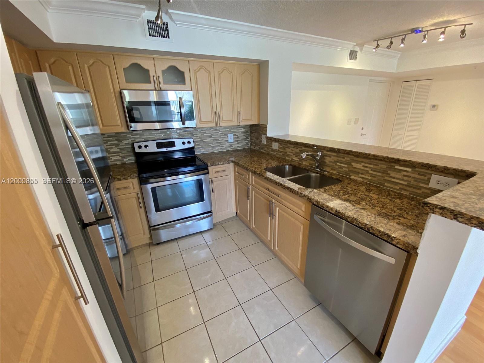 4560 NW 107th Ave # 12, Doral FL 33178 photo 4